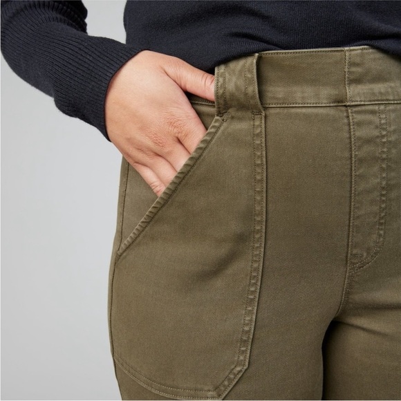 Spanx - Stretch Twill Ankle Cargo Pant Darkened Olive - Picture 4 of 15